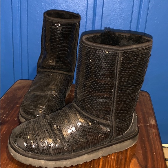 Black sequin UGG boots - Picture 2 of 3